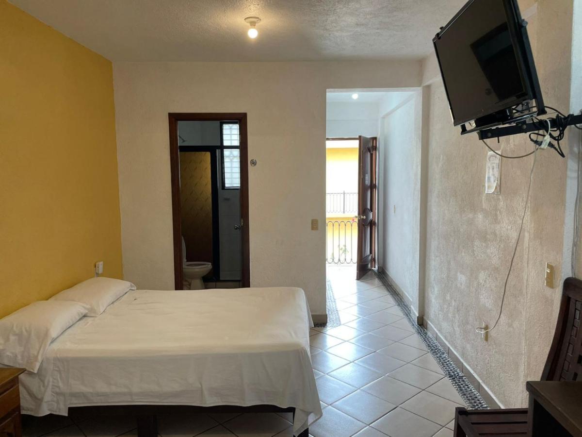 Hotel Roble Zihuatanejo Exterior foto
