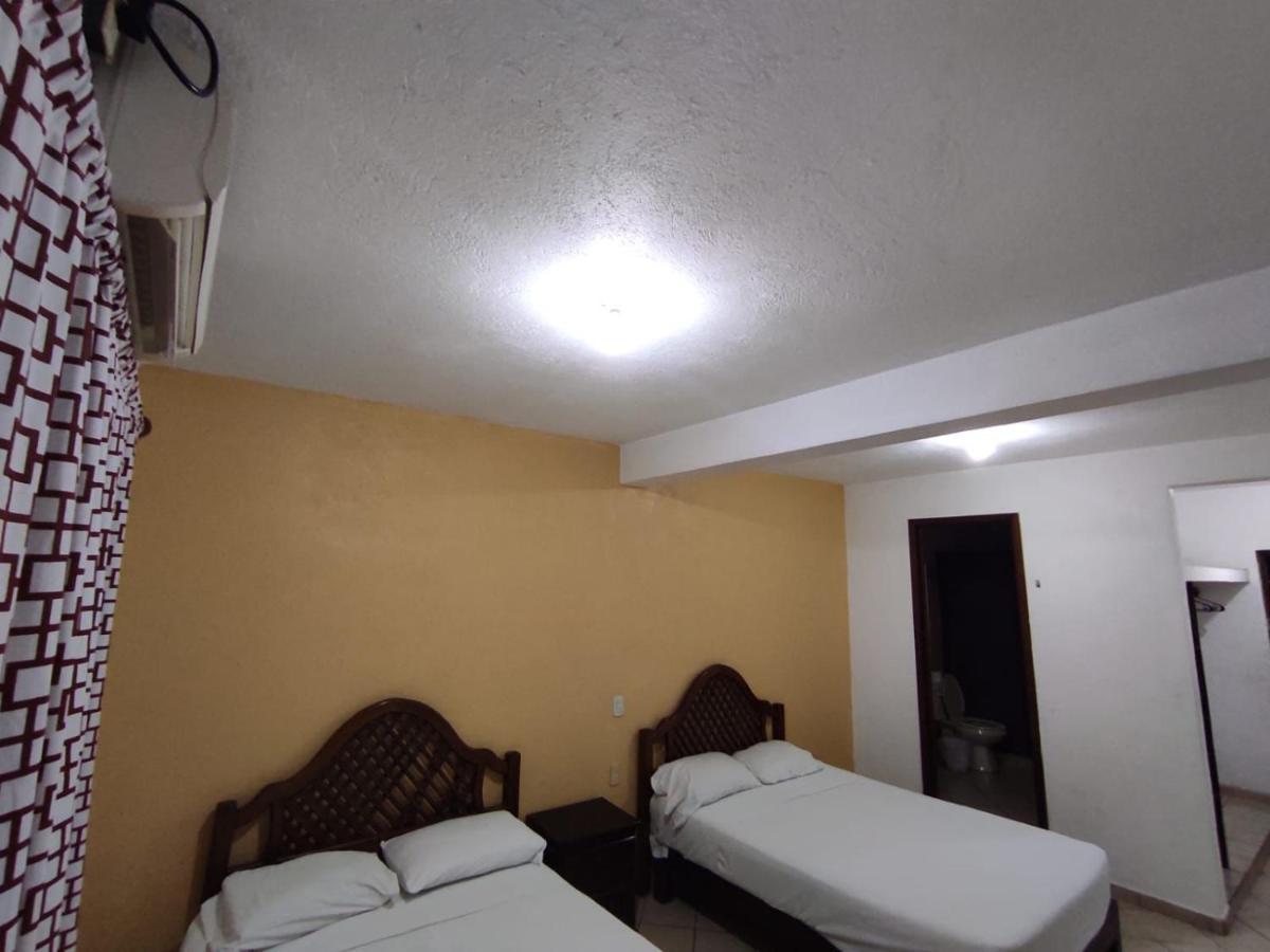 Hotel Roble Zihuatanejo Exterior foto