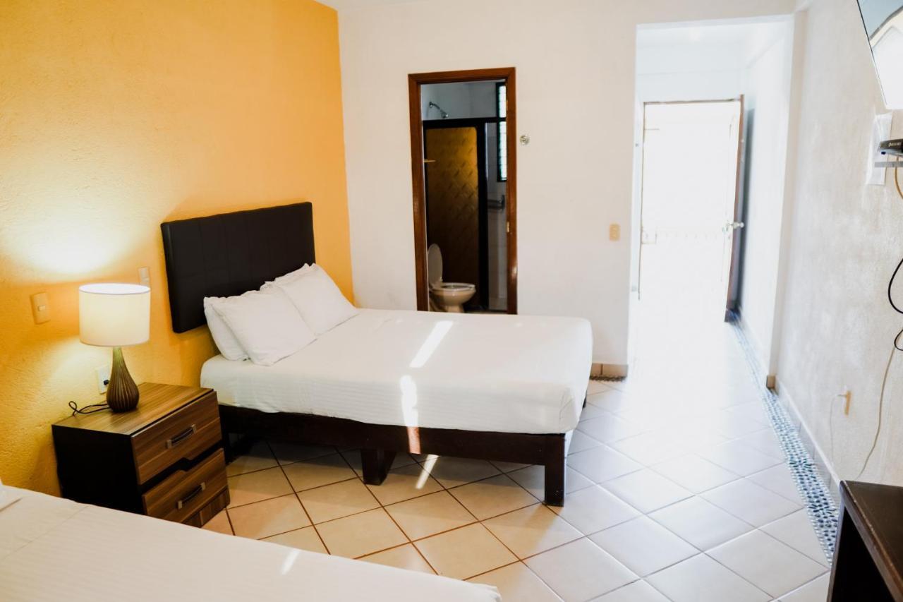 Hotel Roble Zihuatanejo Exterior foto